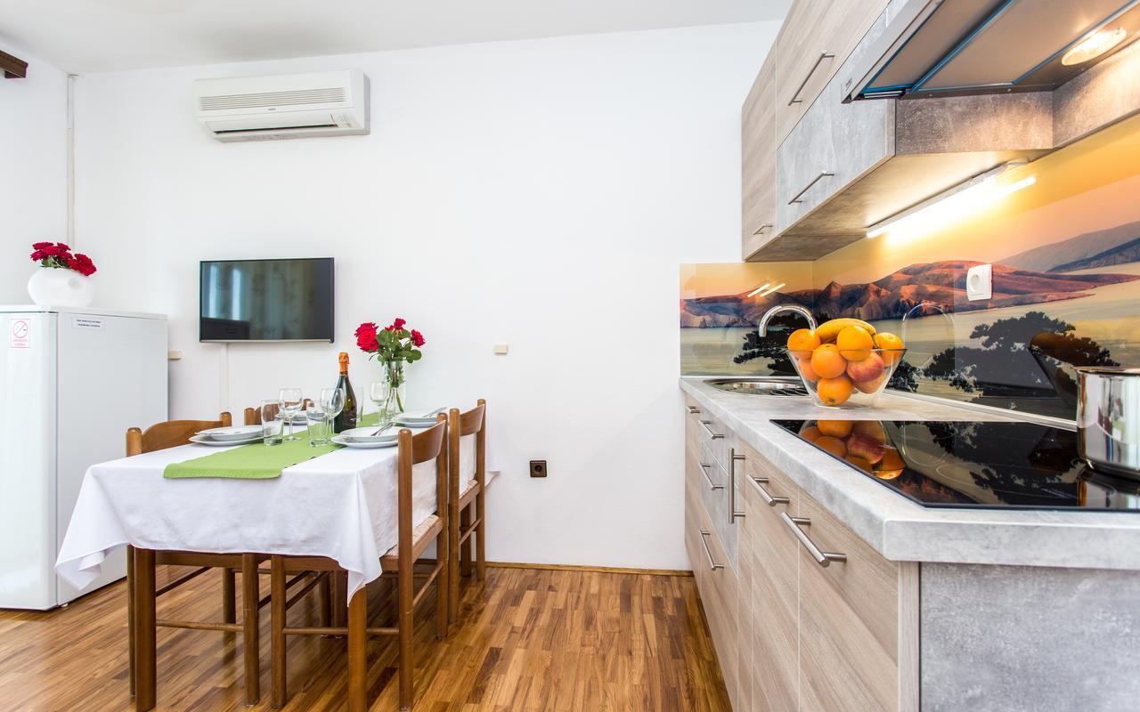 Apartments Lucija 2 Baška Eksteriør bilde