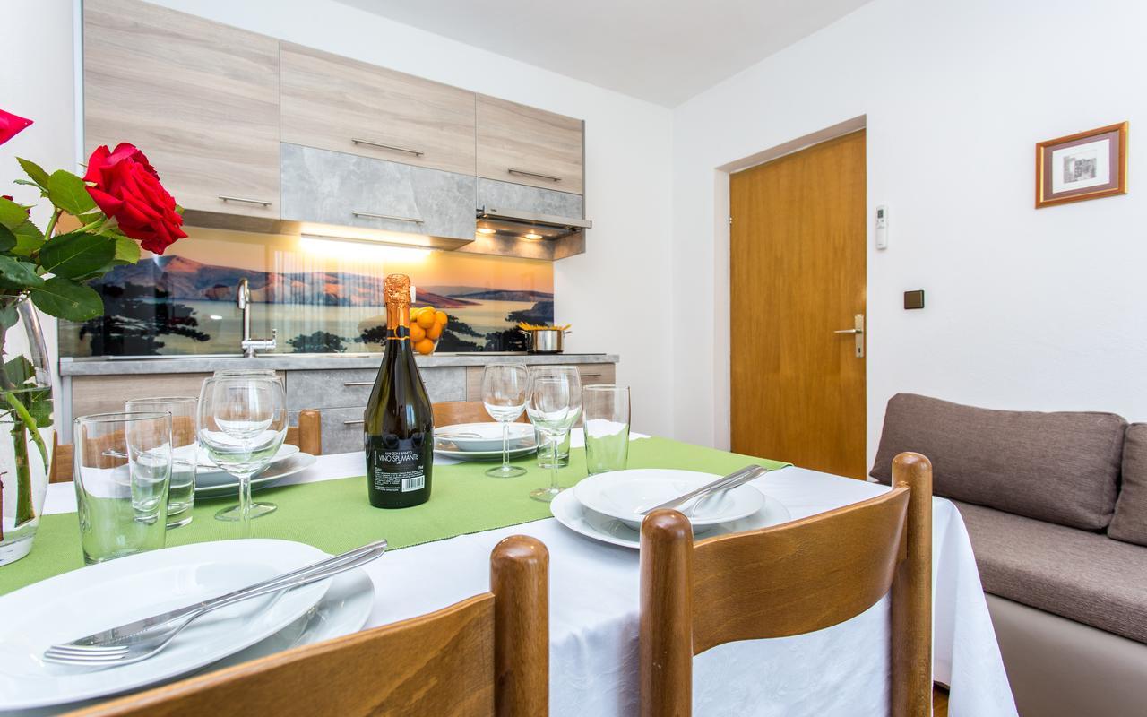 Apartments Lucija 2 Baška Eksteriør bilde